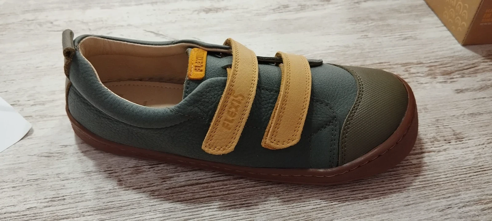 Deportiva Flexi Nens Kaki en color Verde