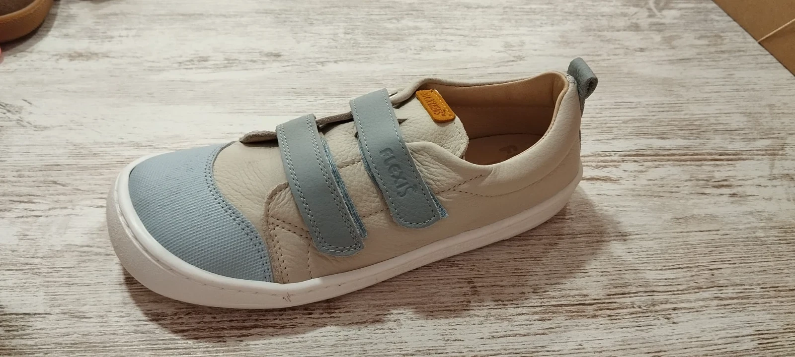 Deportiva Flexinens Celeste Safira en color Cian