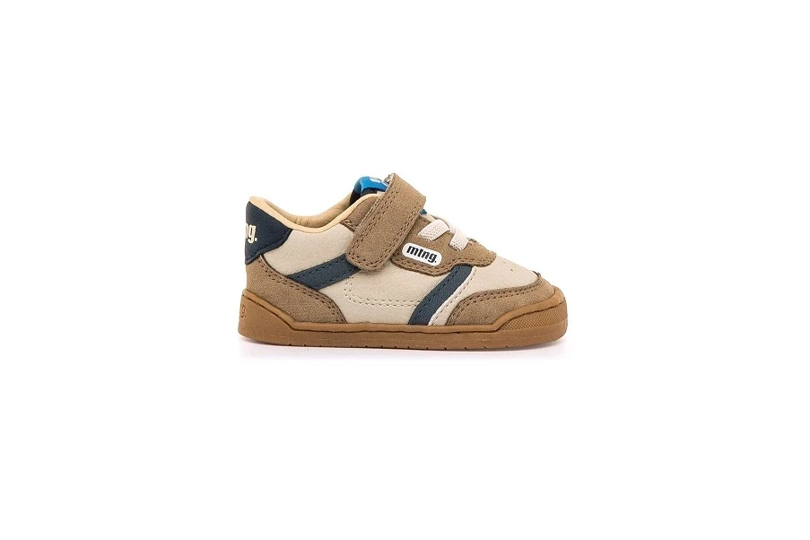 Deportiva Free 49007 en color Marrón