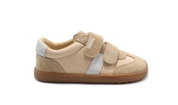 Deportiva Moises Titanitos en color Beige
