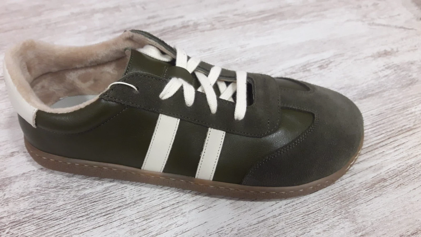 U540 Cox Kaki en color Verde