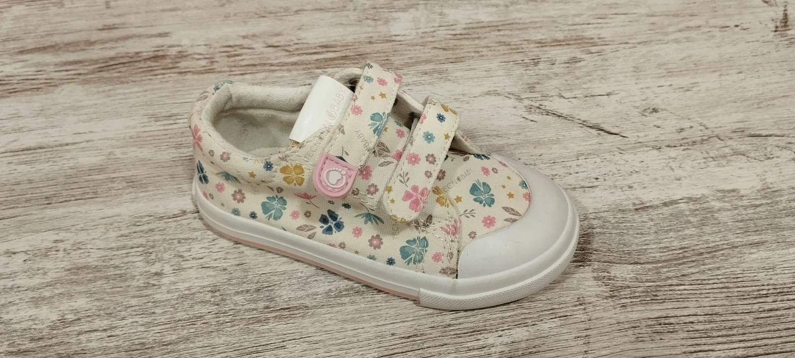 Zapatilla Casual Flores Loneta en color Multicolor