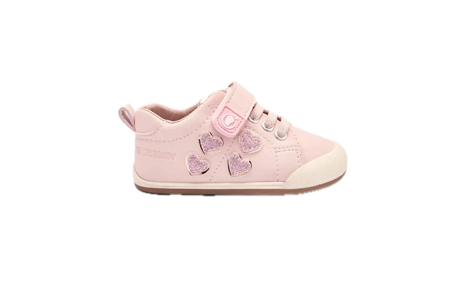 Zapatilla Casual Respetuosa Corazones en color Rosa