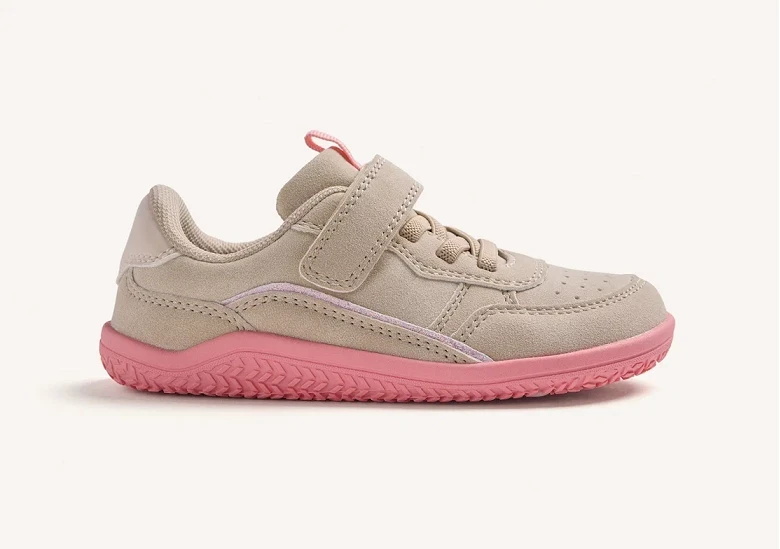 Zapatilla Pink en color Beige